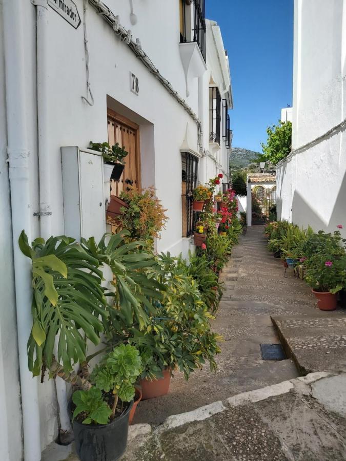 Casa En Zuheros 4 A 5 Personas Экстерьер фото